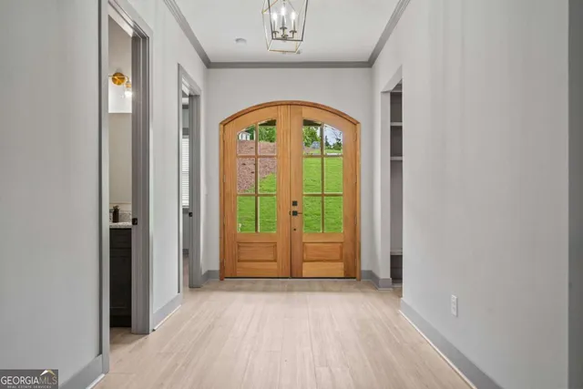 a close view of sink and tap