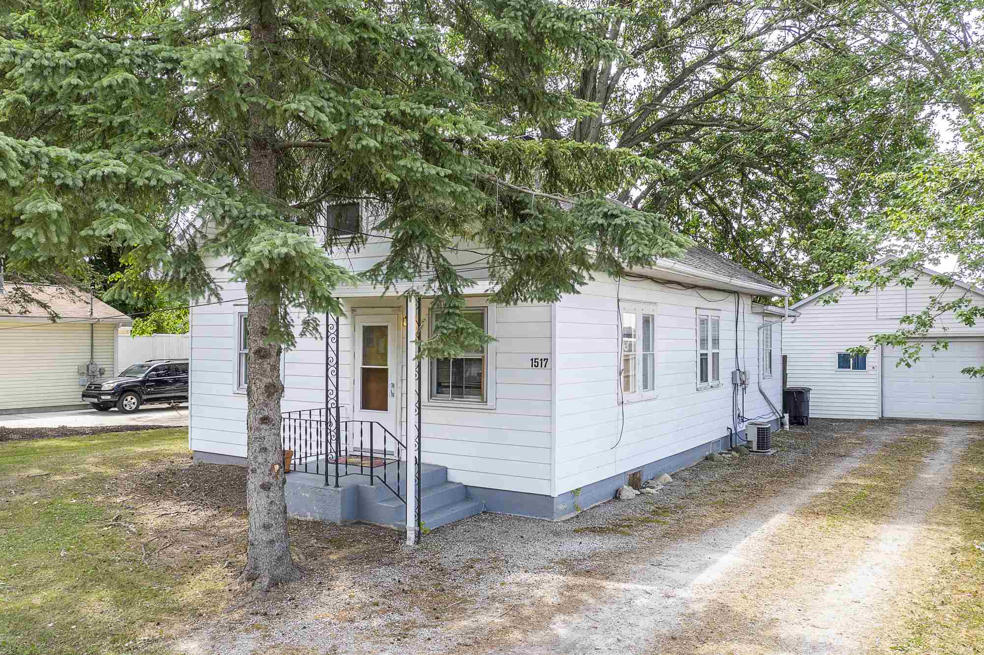 1517 Rabus Drive Fort Wayne, IN 46825 - Photo 6 of 36