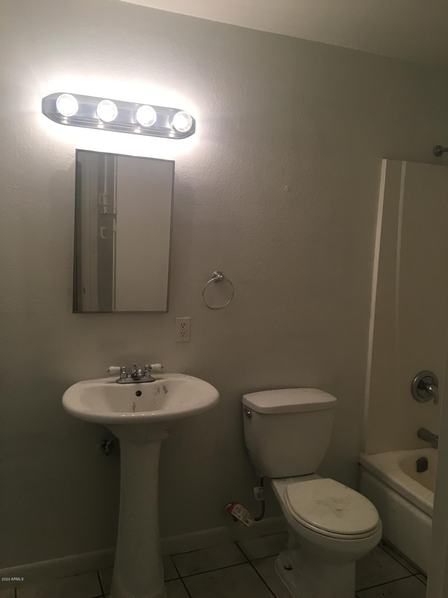 3858 West Bethany Home Road Phoenix, AZ 85019 - Photo 10 of 22 IMG_6927