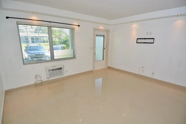 $1,450 | 2000 Northeast 51st Court, Unit 103, Fort Lauderdale, FL 33308