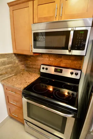 $1,450 | 2000 Northeast 51st Court, Unit 103, Fort Lauderdale, FL 33308