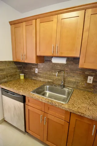 $1,450 | 2000 Northeast 51st Court, Unit 103, Fort Lauderdale, FL 33308