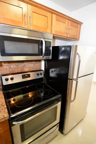 $1,450 | 2000 Northeast 51st Court, Unit 103, Fort Lauderdale, FL 33308