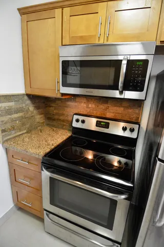 $1,450 | 2000 Northeast 51st Court, Unit 103, Fort Lauderdale, FL 33308