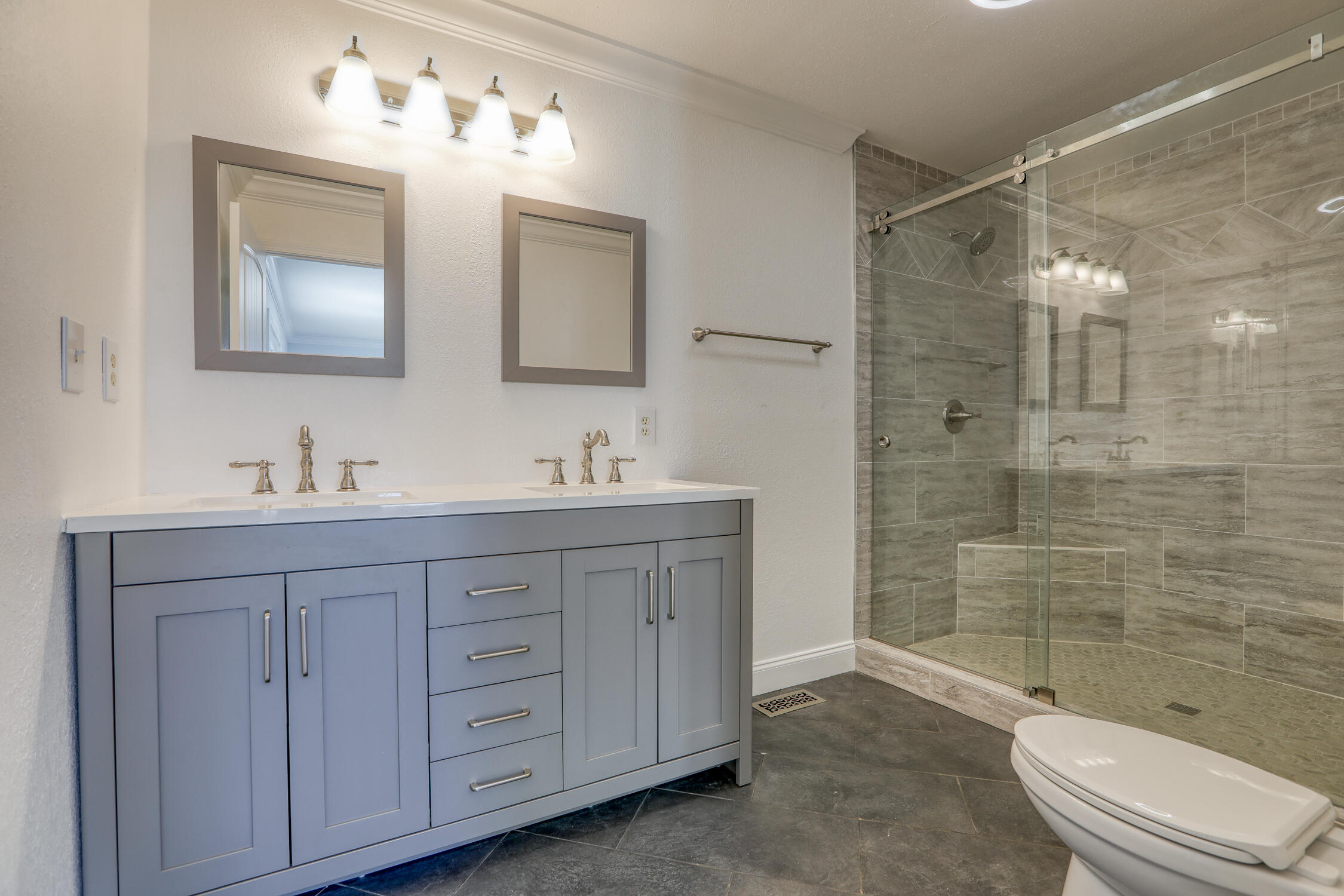 129 Murphy Road Bulls Gap, TN 37711 - Photo 42 of 84 Master bathroom.