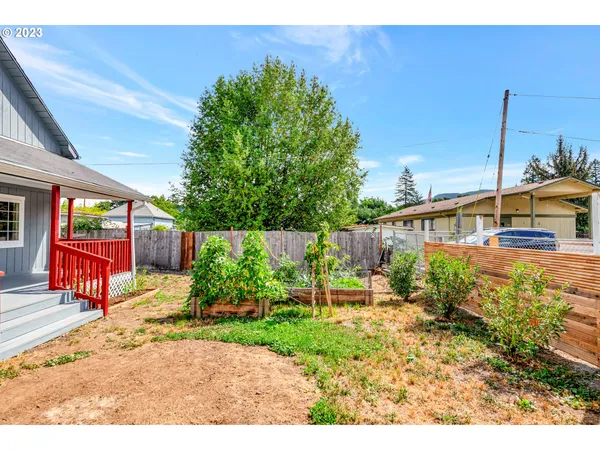 $325,000 | 38058 Railroad Lane, Marcola, OR 97454