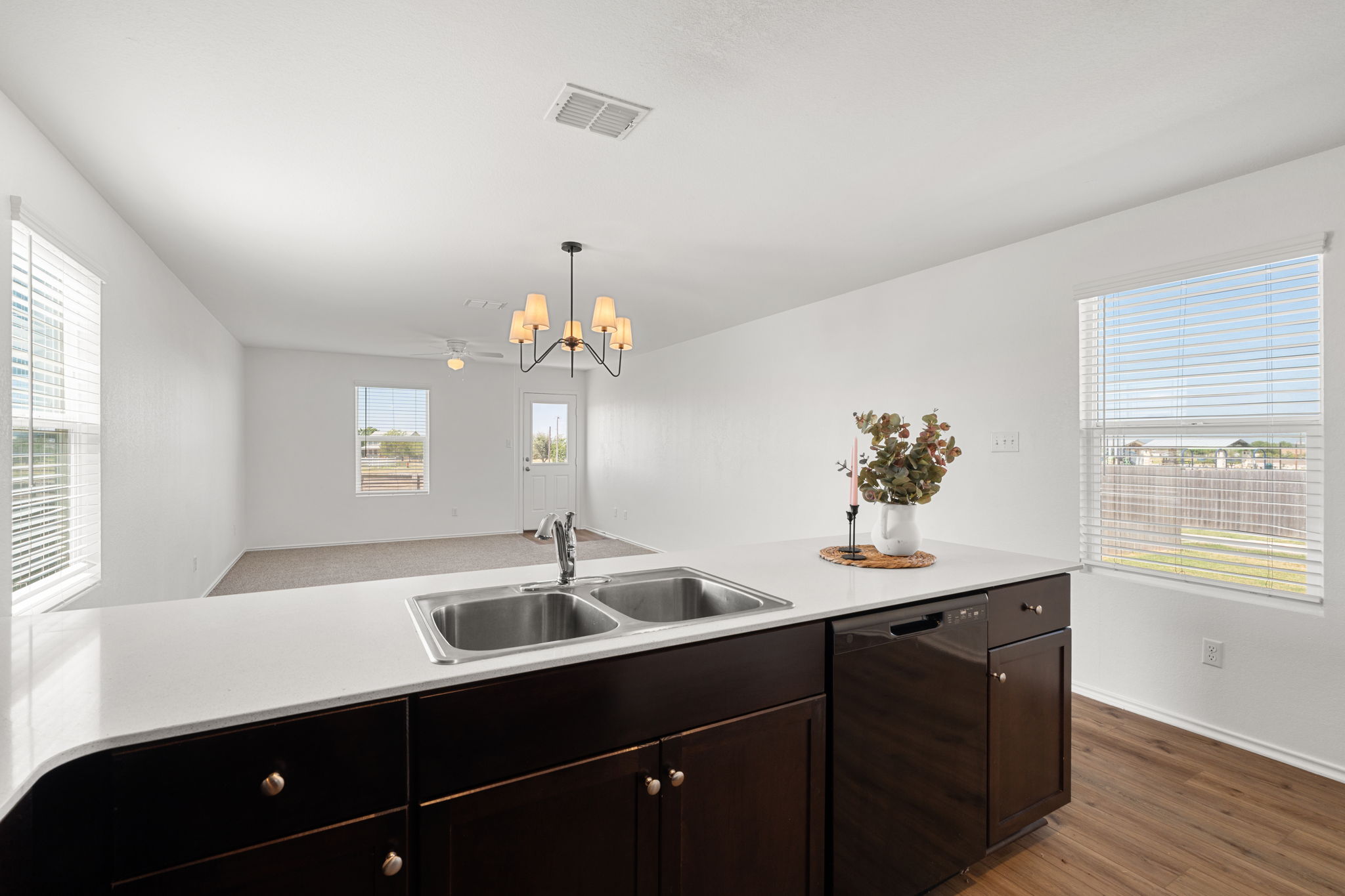 424 Marty Allen Loop Jarrell, TX 76537 - Photo 10 of 36 Gallery Image 10