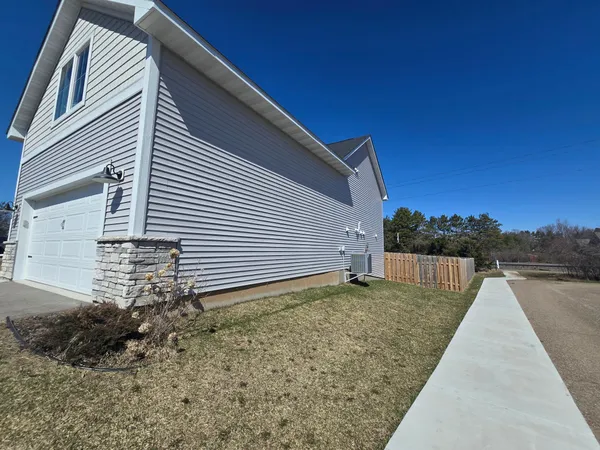 $415,000 | 1115 Rich River Way, New Richmond, WI 54017