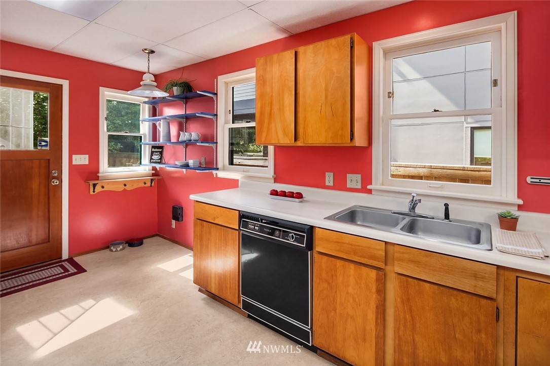 117 North 76th Street Seattle, WA 98103 - Photo 6 of 14 Gallery Image 6
