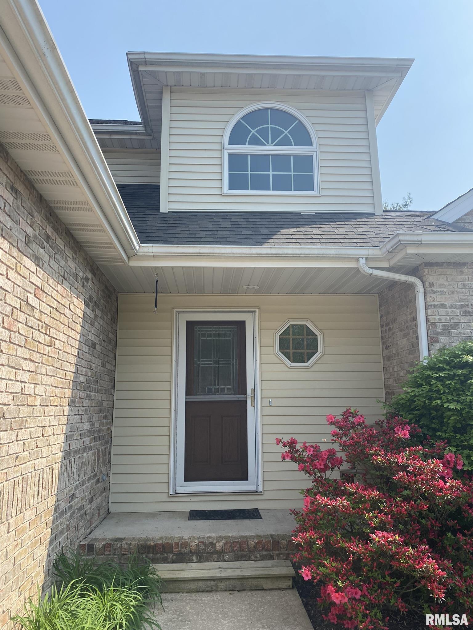 2524 Chapel Hill Road Springfield, IL 62702 - Photo 4 of 28