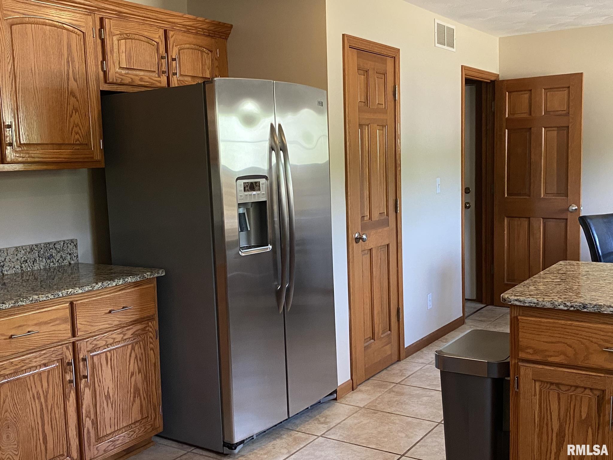 2524 Chapel Hill Road Springfield, IL 62702 - Photo 5 of 28