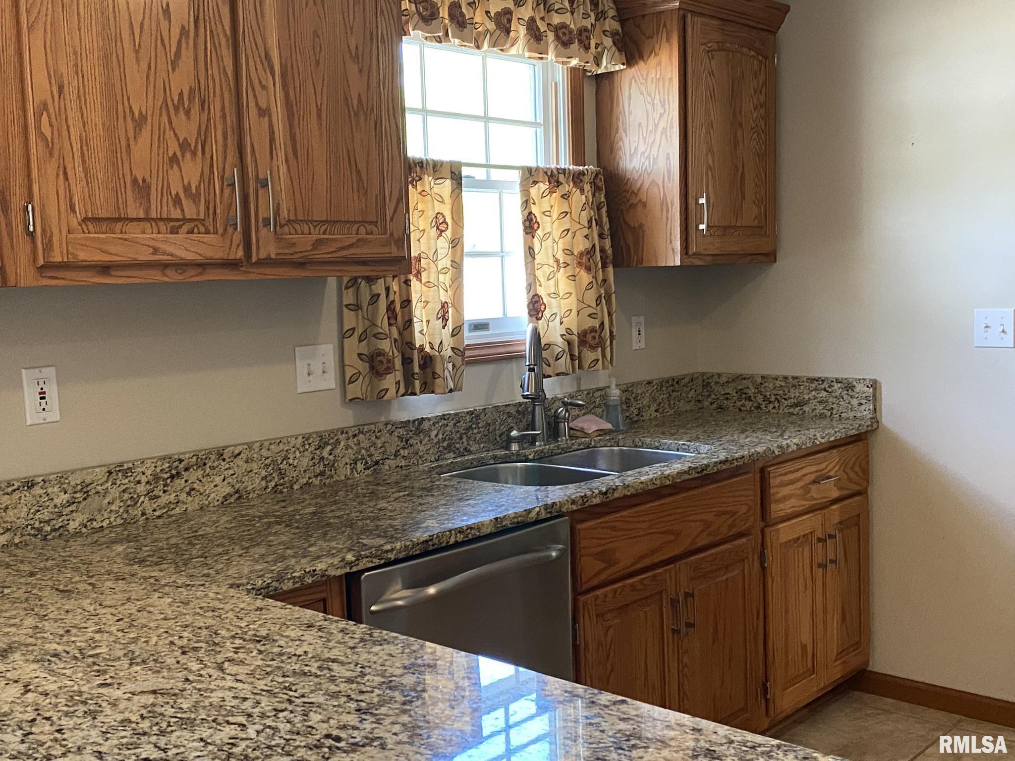 2524 Chapel Hill Road Springfield, IL 62702 - Photo 7 of 28