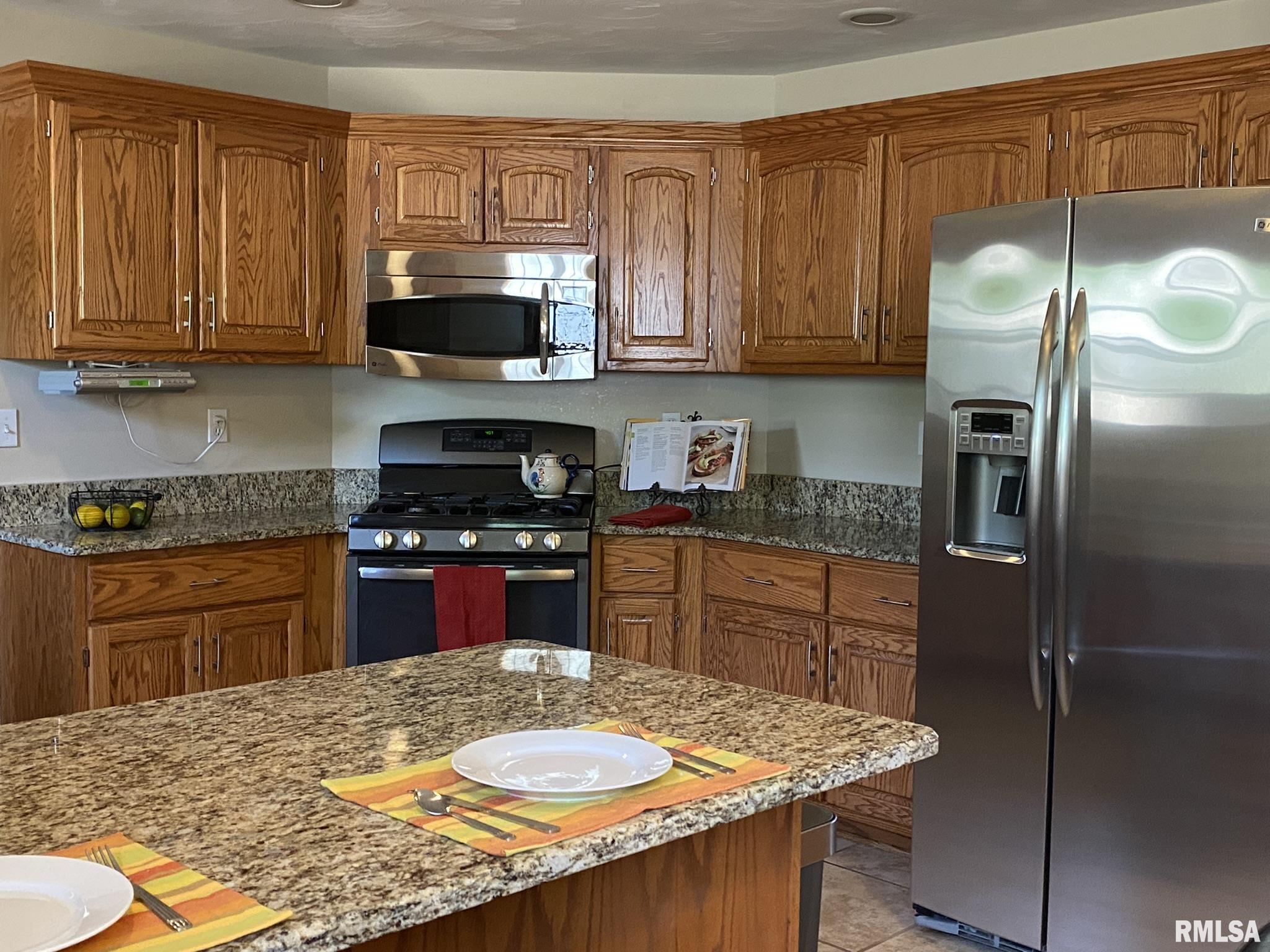 2524 Chapel Hill Road Springfield, IL 62702 - Photo 8 of 28