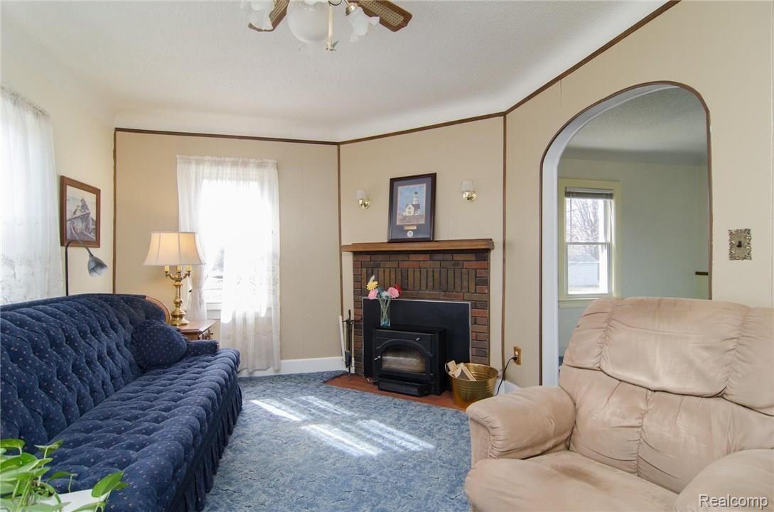 5814 Dellor Road Belleville, MI 48111 - Photo 4 of 28 GRU_5282.jpg
