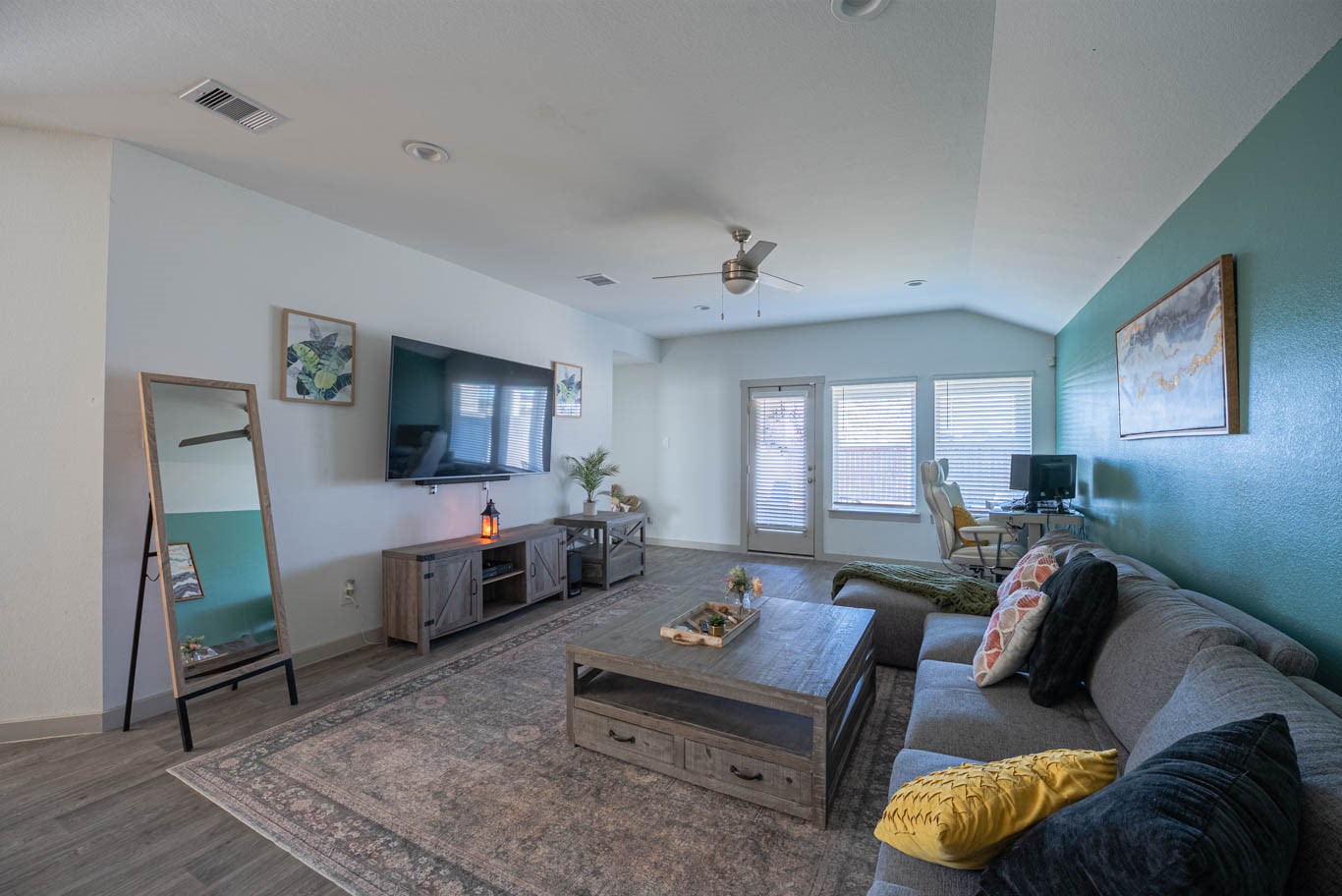 12732 Basinghall Lane Houston, TX 77047 - Photo 10 of 20 a living room with furniture and a window