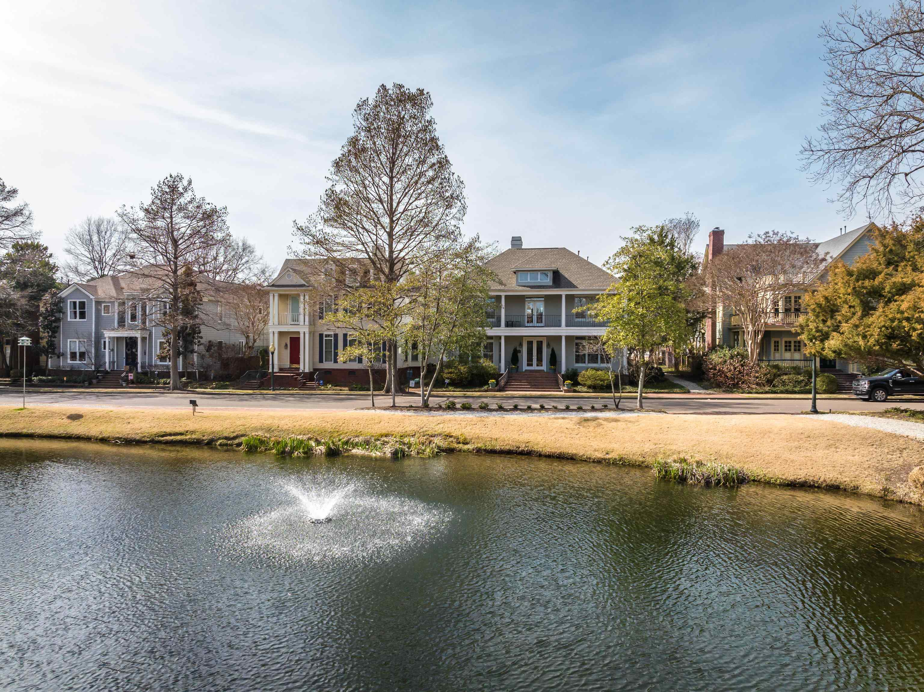 877 Harbor Bend Road Memphis, TN 38103 - Photo 1 of 39 Gallery Image 1