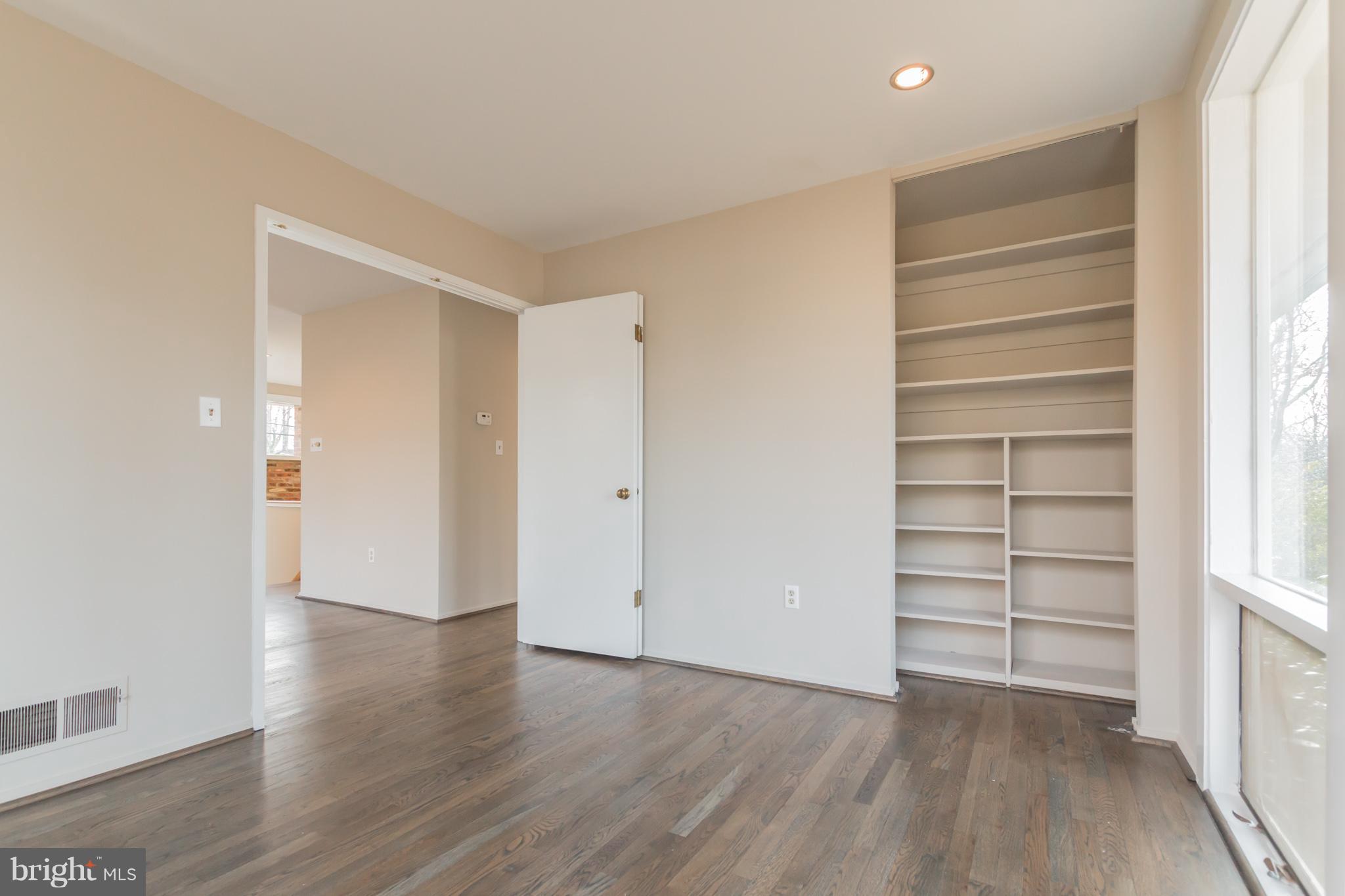 1100 La Grande Road Silver Spring, MD 20903 - Photo 16 of 30 Bedroom 3 showing double door entry
