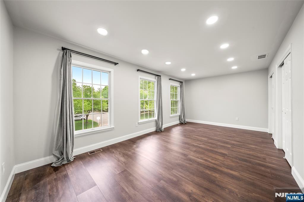 25 Woods Edge Road Old Tappan, NJ 07675 - Photo 26 of 30