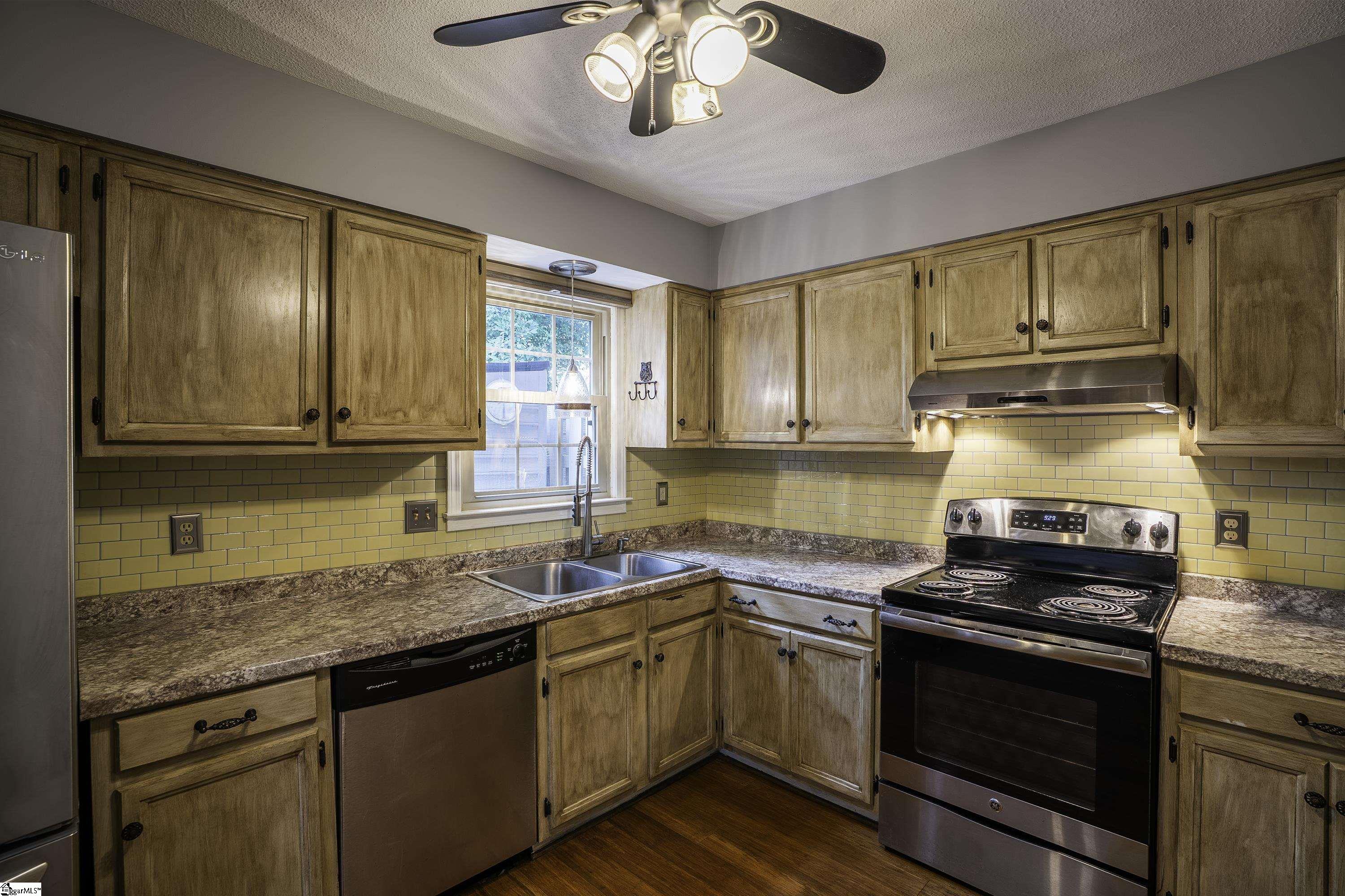 710 Hunts Bridge Road, Unit 16 Greenville, SC 29617 - Photo 10 of 38