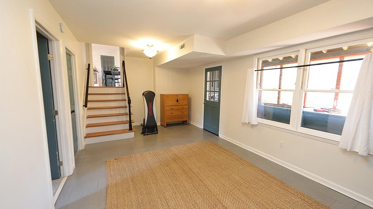 6808 Glendower Road Raleigh, NC 27613 - Photo 18 of 33 Den/Family/Great Room