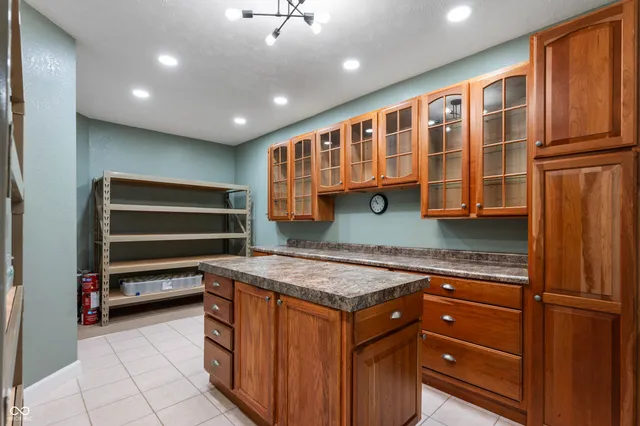 $790,000 | 1695 South Co Road 550 East, Selma, IN 47383