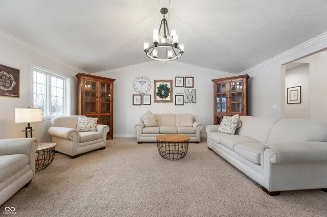 $790,000 | 1695 South Co Road 550 East, Selma, IN 47383