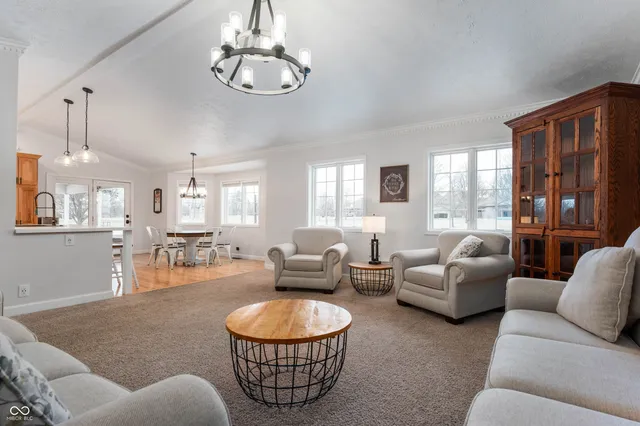 $790,000 | 1695 South Co Road 550 East, Selma, IN 47383