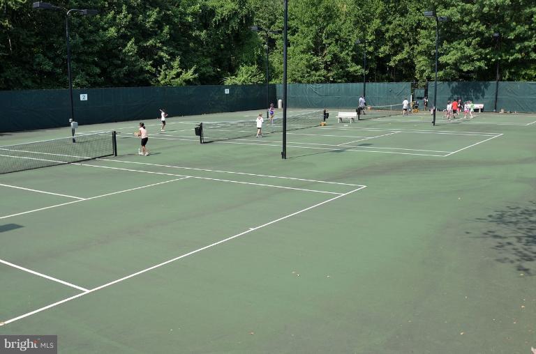 3946 Valley Ridge Drive Fairfax, VA 22033 - Photo 11 of 27 Community Tennis!