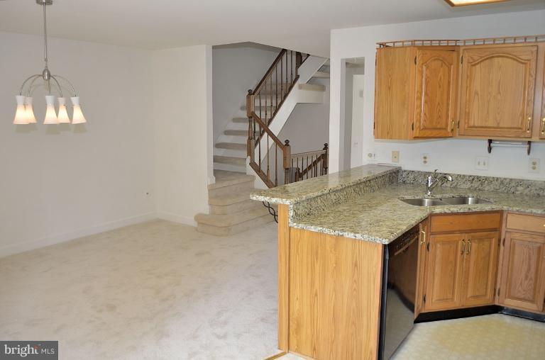 3946 Valley Ridge Drive Fairfax, VA 22033 - Photo 12 of 27 Kitchen into Mn Level Family Room!