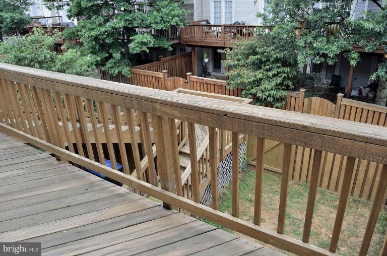 3946 Valley Ridge Drive Fairfax, VA 22033 - Photo 13 of 27 Custom Deck w/Stairs to Yard!