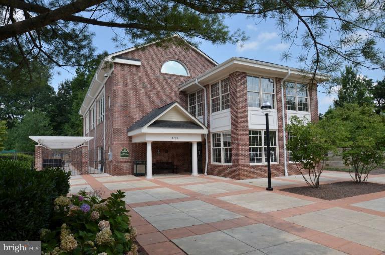 3946 Valley Ridge Drive Fairfax, VA 22033 - Photo 22 of 27 Fabulous Fitness Room Overlooks Pool!
