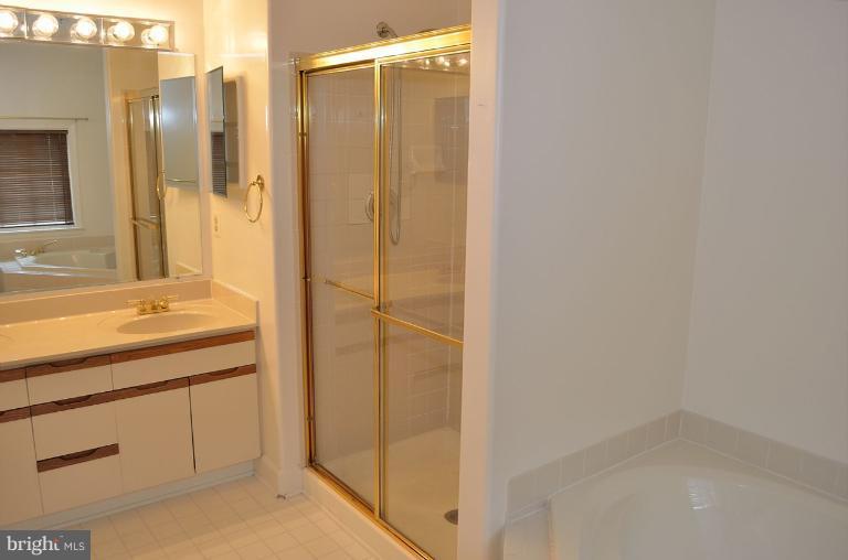 3946 Valley Ridge Drive Fairfax, VA 22033 - Photo 25 of 27 Master Bath w/Separate Tub/Shower!