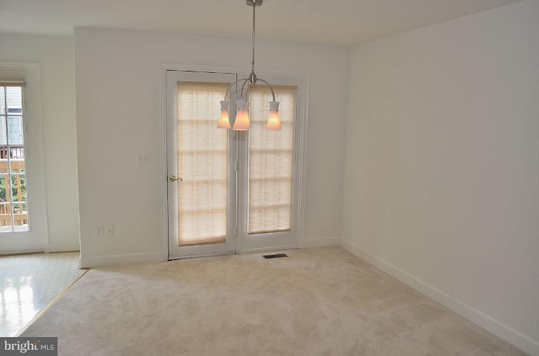 3946 Valley Ridge Drive Fairfax, VA 22033 - Photo 9 of 27 Main Level Family Rm Leads to Deck!