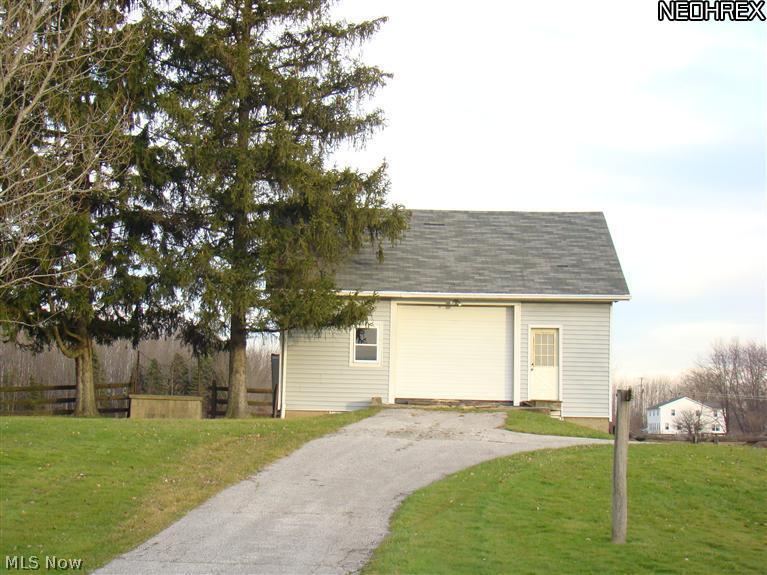 15389 Newcomb Road Middlefield, OH 44062 - Photo 4 of 15