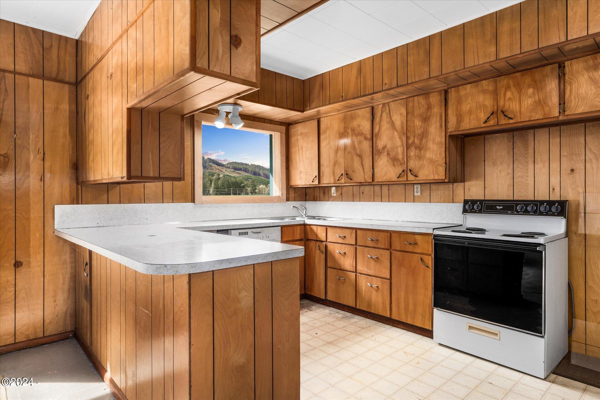 7550 Logsden Road Siletz, OR 97380 - Photo 12 of 25 40-40 - 7550 Logsden Rd