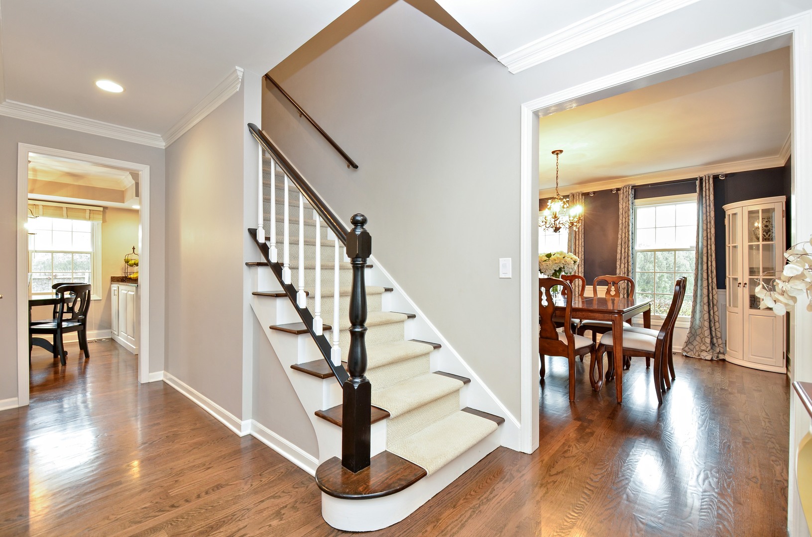 110 Indian Road Lake Bluff, IL 60044 - Photo 2 of 16