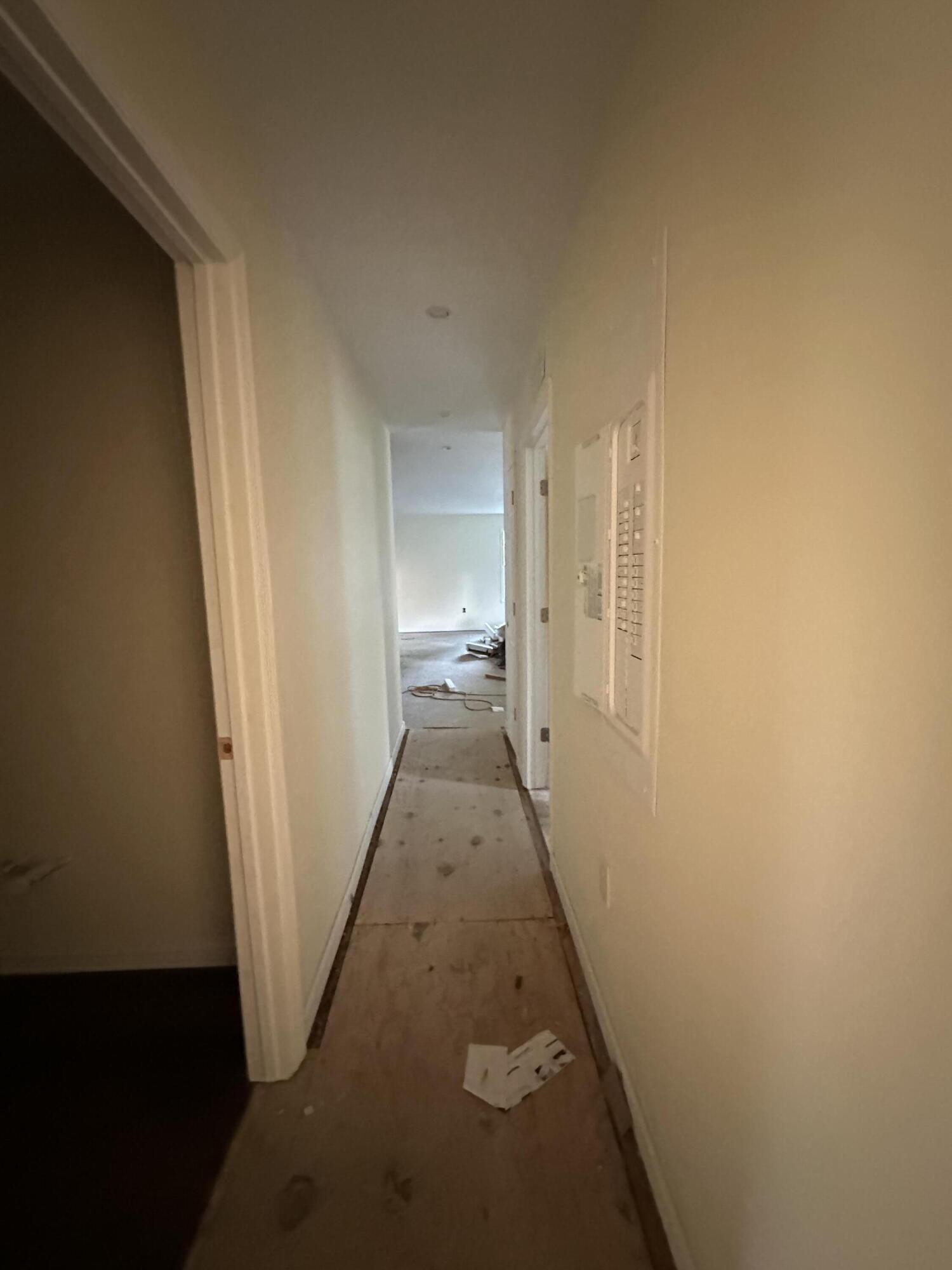6414 Fields Road Hollywood, SC 29449 - Photo 4 of 11 Hallway