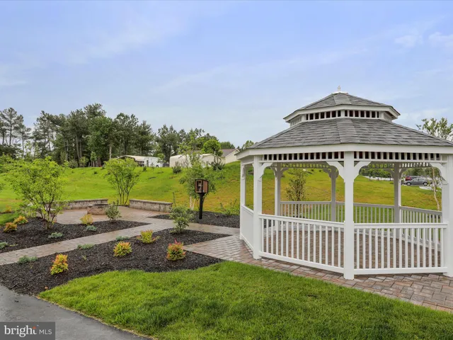 $314,900 | 140 McCormick Circle, Unit 302, Winchester, VA 22602