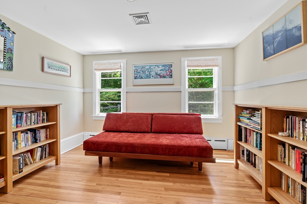 42 Temple Road Wellesley, MA 02482 - Photo 13 of 40