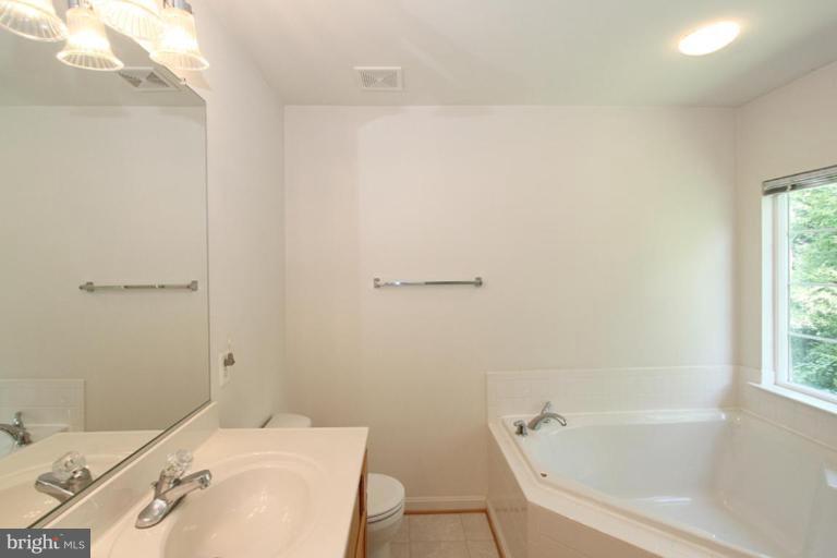 18724 Broken Oak Road Boyds, MD 20841 - Photo 15 of 17 Master Bath