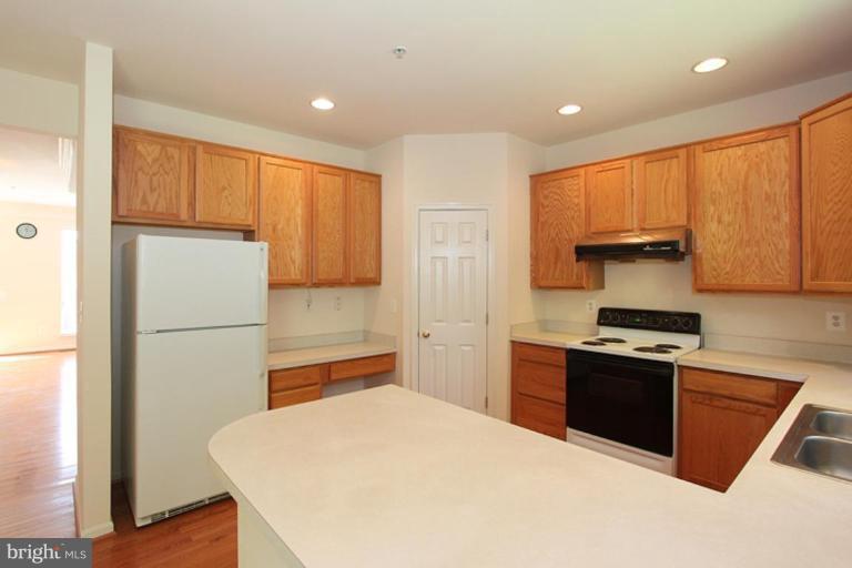 18724 Broken Oak Road Boyds, MD 20841 - Photo 8 of 17 Kitchen #2