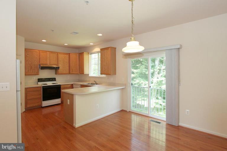 18724 Broken Oak Road Boyds, MD 20841 - Photo 9 of 17 Dining Area