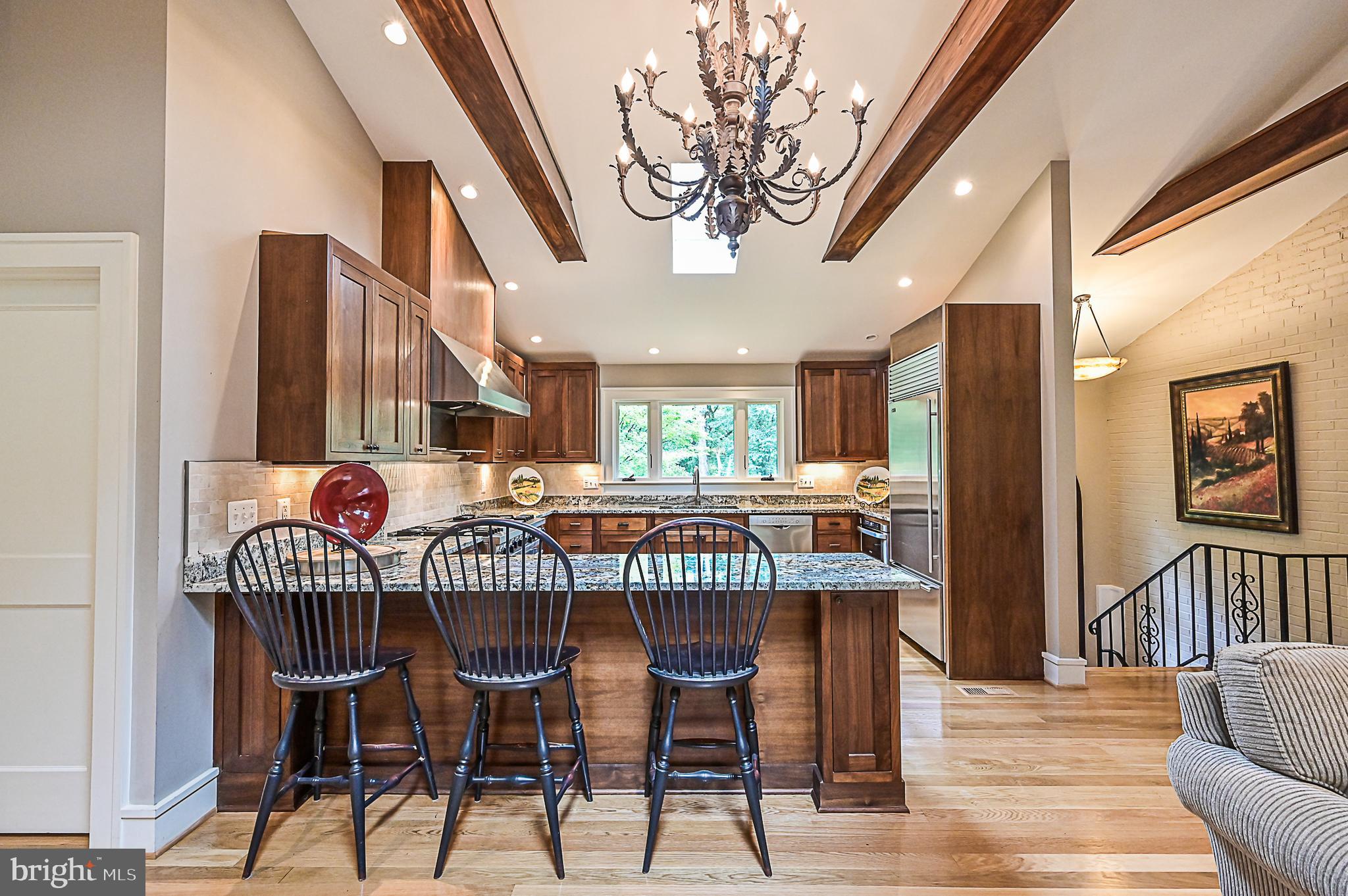 10600 Hunters Valley Road Vienna, VA 22181 - Photo 11 of 50 Breakfast Bar Seating in Kitchen