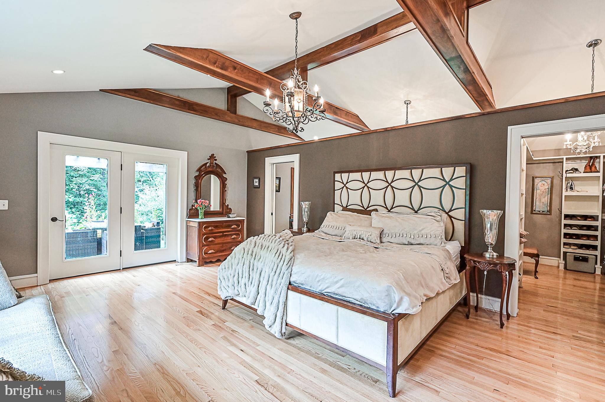 10600 Hunters Valley Road Vienna, VA 22181 - Photo 16 of 50 Owner's Suite with Cathedral & Beamed Ceilings