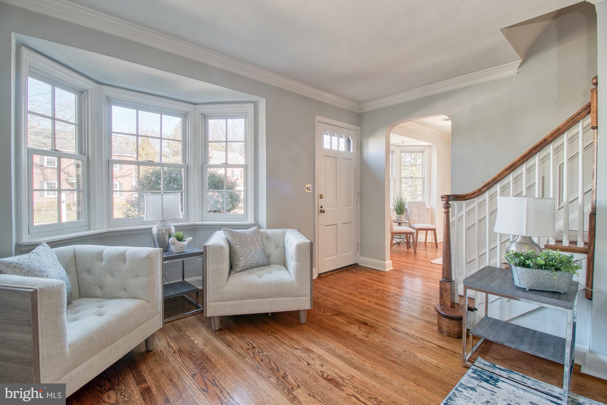 901 Greenleigh Road Baltimore, MD 21212 - Photo 5 of 81 Living Room with walk out bay window