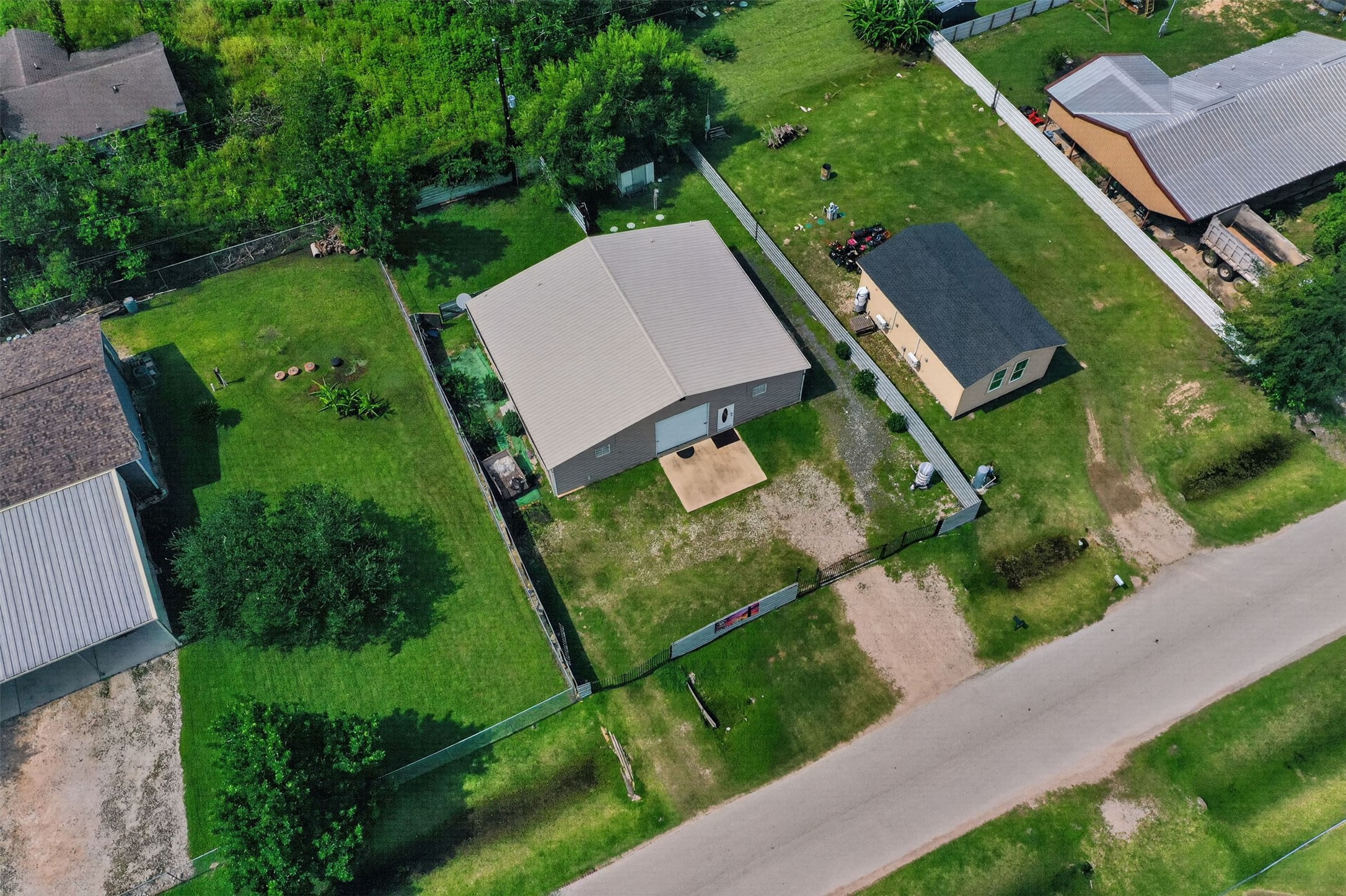 2213 Ellis Drive Rosharon, TX 77583 - Photo 34 of 40