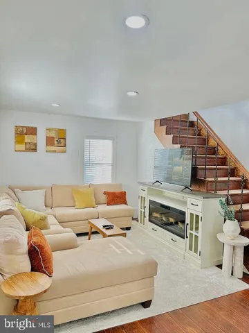 $2,800 | 3416 Groveton Street, Alexandria, VA 22306