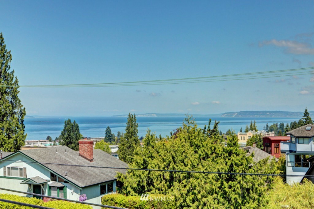 744 Walnut Street Edmonds, WA 98020 - Photo 2 of 19 Gallery Image 2