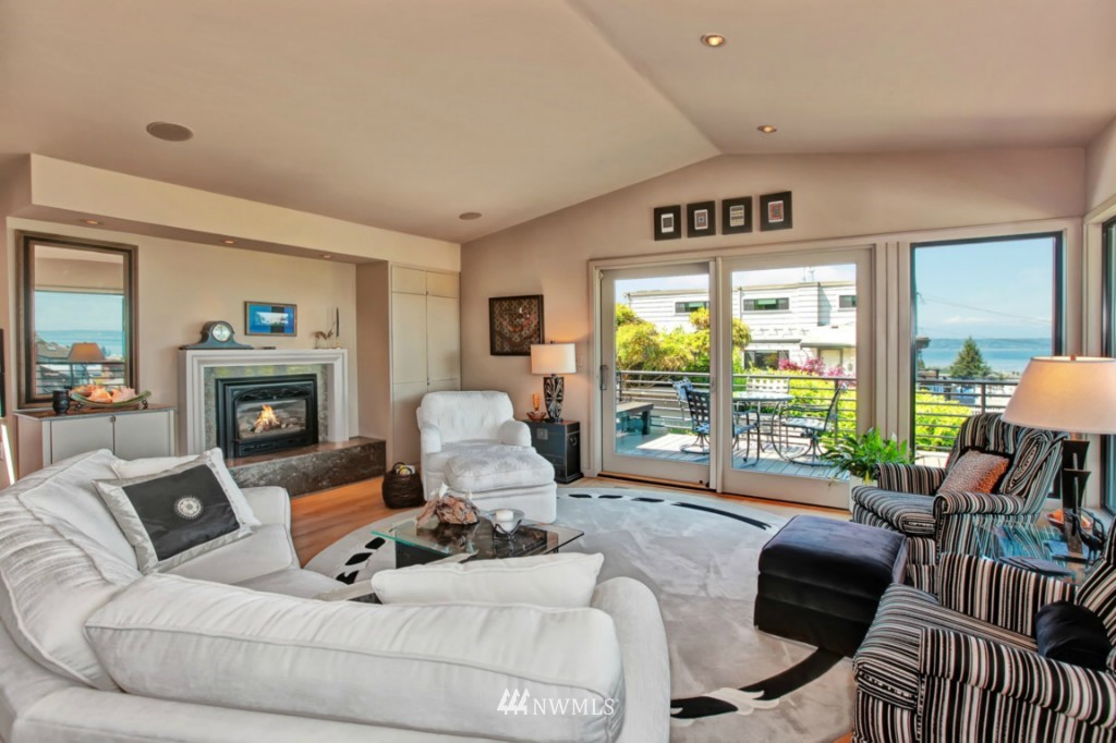 744 Walnut Street Edmonds, WA 98020 - Photo 4 of 19 Gallery Image 4
