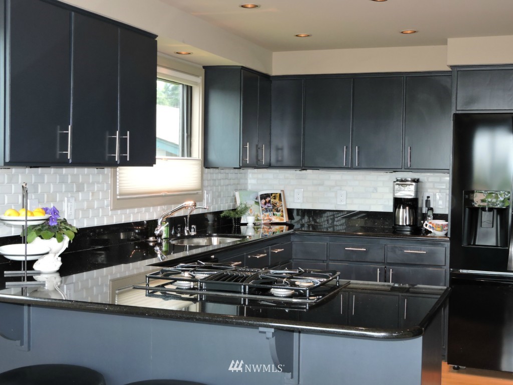 744 Walnut Street Edmonds, WA 98020 - Photo 7 of 19 Gallery Image 7